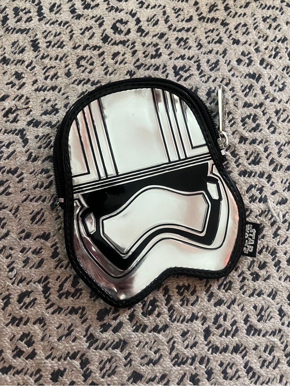 loungefly star wars chrome captain phasma wallet